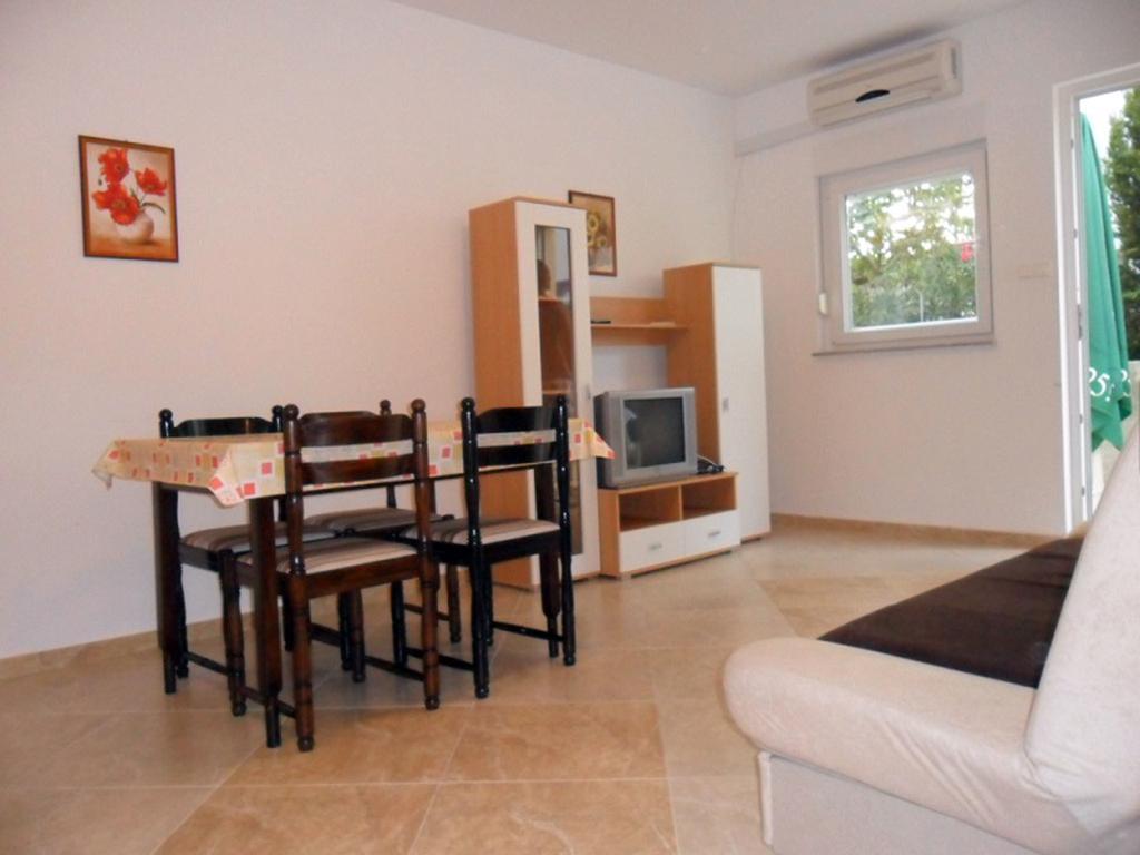 Apartments Mislav Novalja Rom bilde