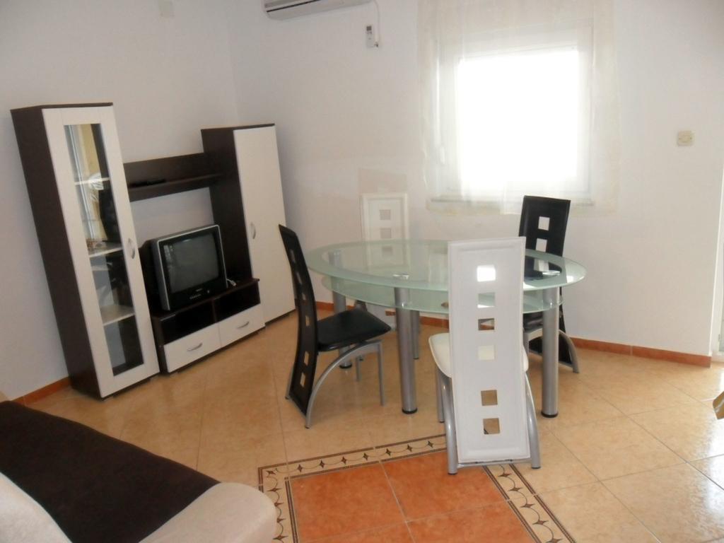 Apartments Mislav Novalja Rom bilde